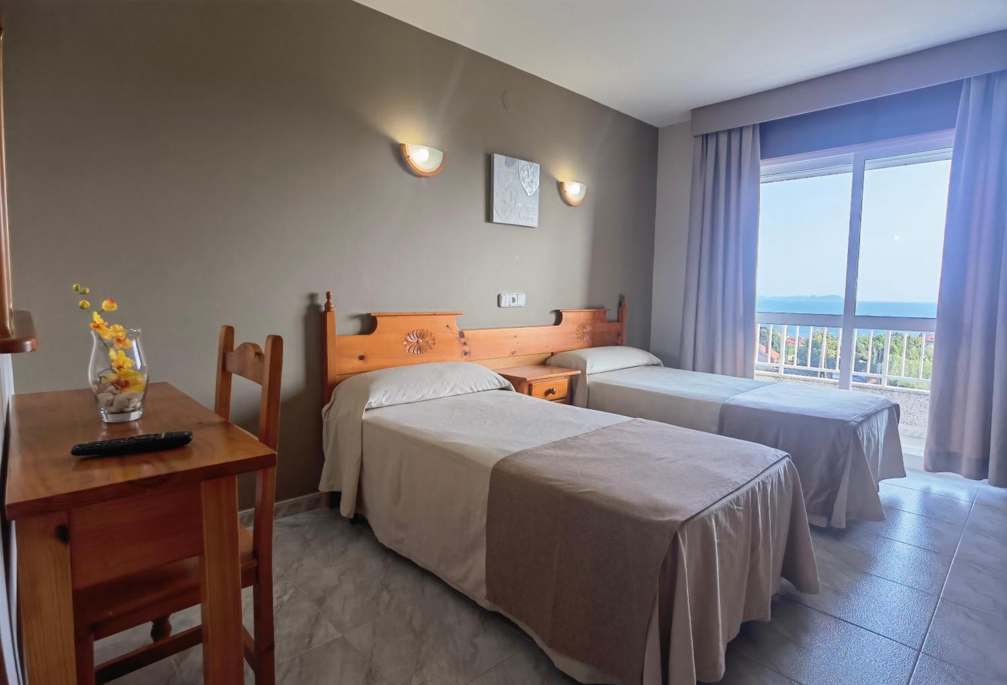 Pension Residencia Cecilia Aios Екстер'єр фото