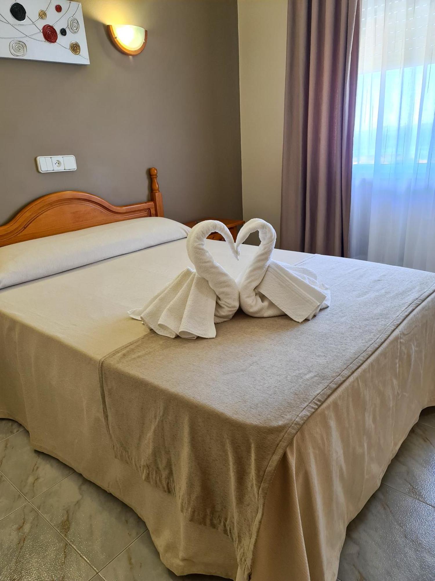 Pension Residencia Cecilia Aios Екстер'єр фото